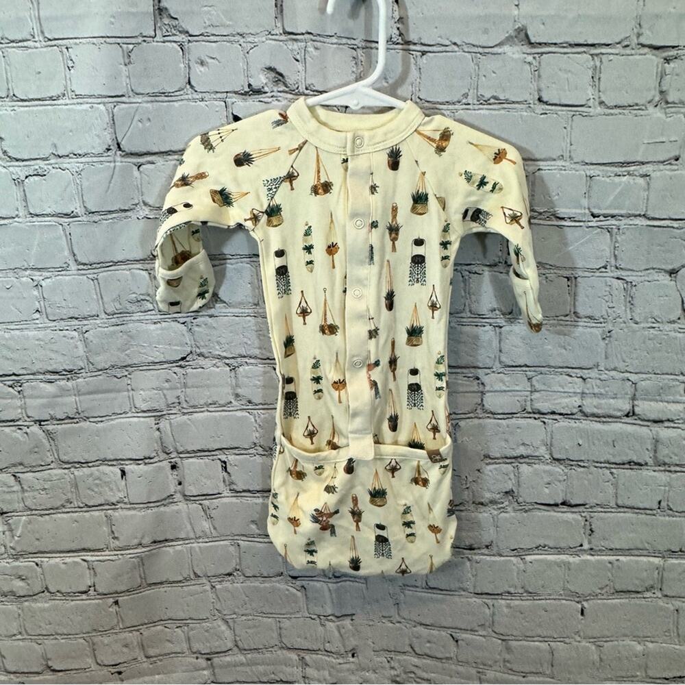 Goumi Plant Newborn Gown (fold over bottom)